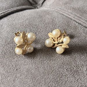 Vintage clip on pearl earrings